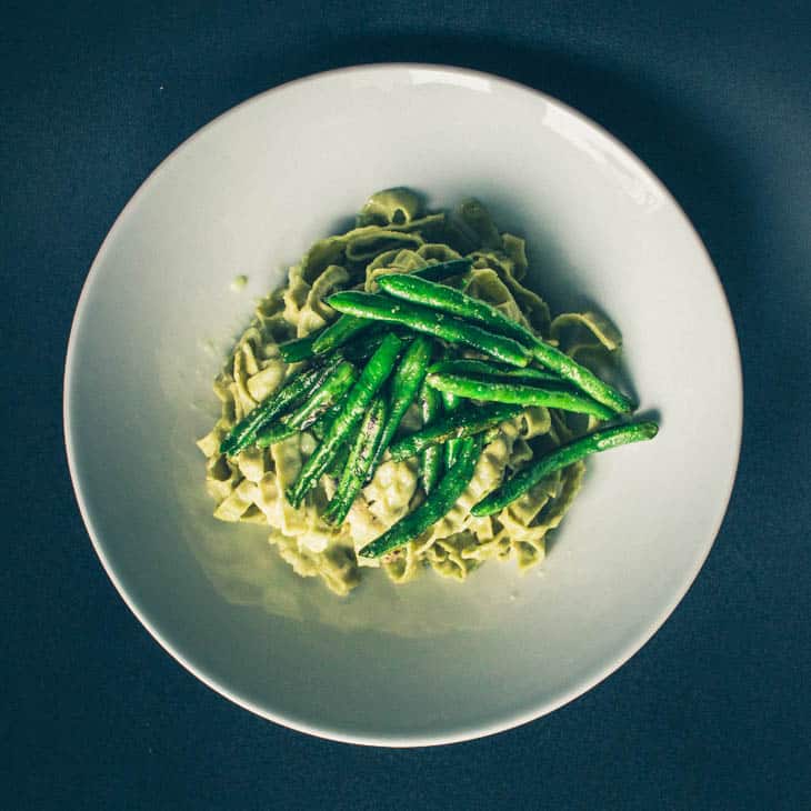 Kermainen kukkakaali- pasta ja vihreät pavut Kermainen kukkakaali- pasta ja vihreät pavut