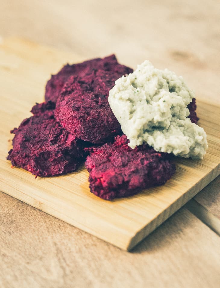 Punajuuri- falafelit ja kukkakaali- hummus Punajuuri- falafelit ja kukkakaali- hummus