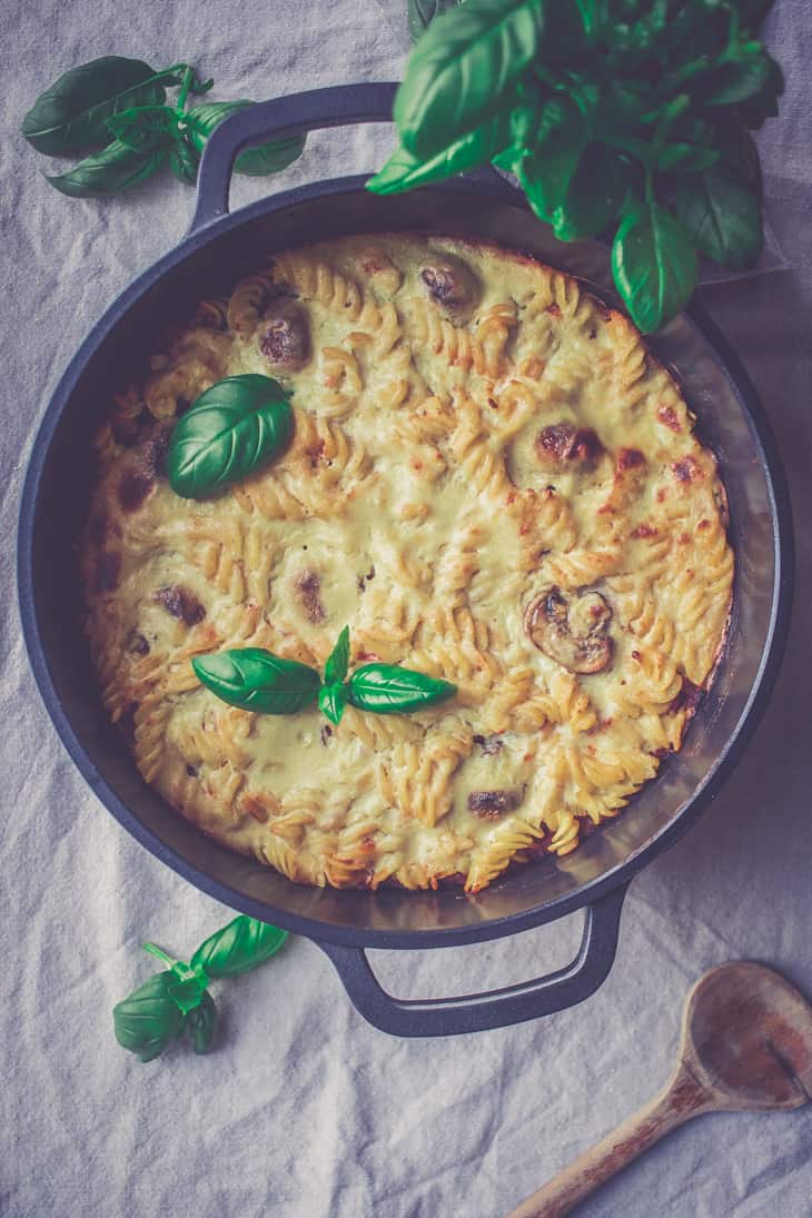 Vegaaninen herkkusieni- makaronivuoka Vegaaninen herkkusieni- makaronivuoka